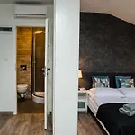 Modern In Old City Apartahotel 3*