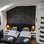 Apartahotel Modern In Old City 3*