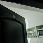 Apartahotel Modern In Old City 3*