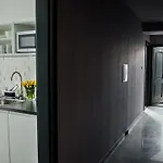 Apartahotel Modern In Old City 3*