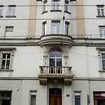 Modern In Old City Apartahotel