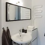 Apartahotel Modern In Old City 3*