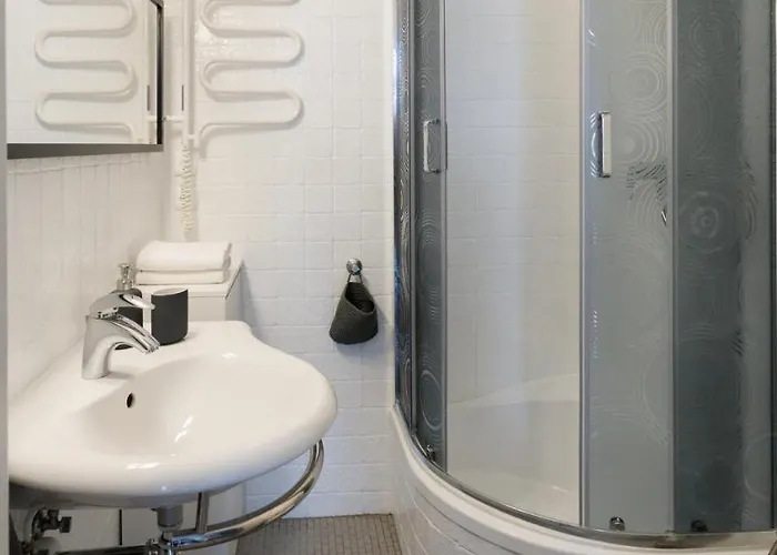 Modern In Old City 3*