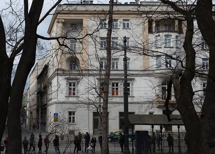 Modern In Old City Apartmanhotel