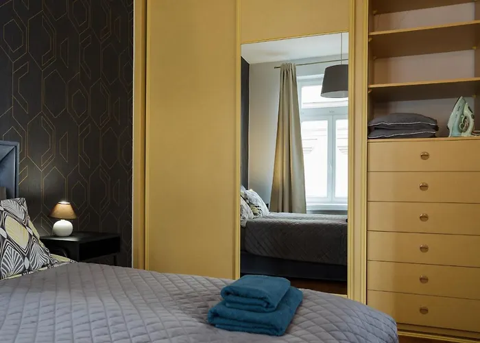 Aparthotel Modern In Old City 3*